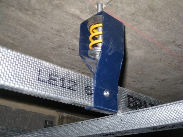 HDQF Spring Hanger Close Up