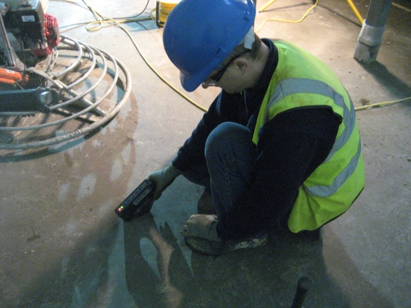 Using a metal detector to locate jacks