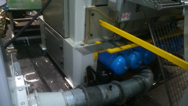 The 12000kg unit sat on four spring mounts