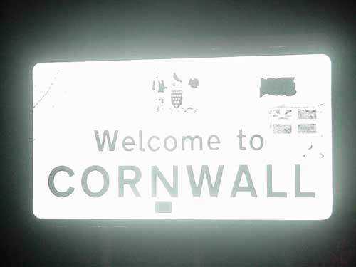 Kernow Pirates - We wont bow to London rule! - 'Welcome to Cornwall' sign on the A30, Cornwall, UK Kernow Pirates - We wont bow to London rule! - 'Welcome to Cornwall' sign on the A30, Cornwall, UK