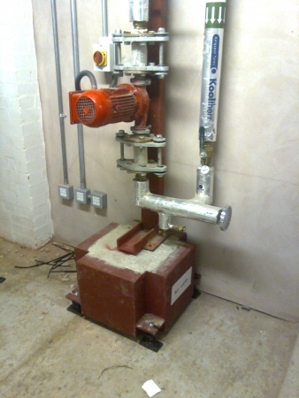 Unusual shaped inertia base for plant