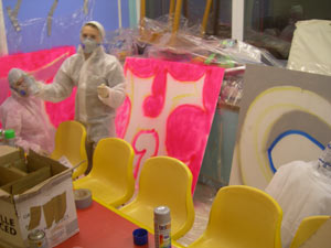 Students wear protective clothing & masks - Graffiti Lessons